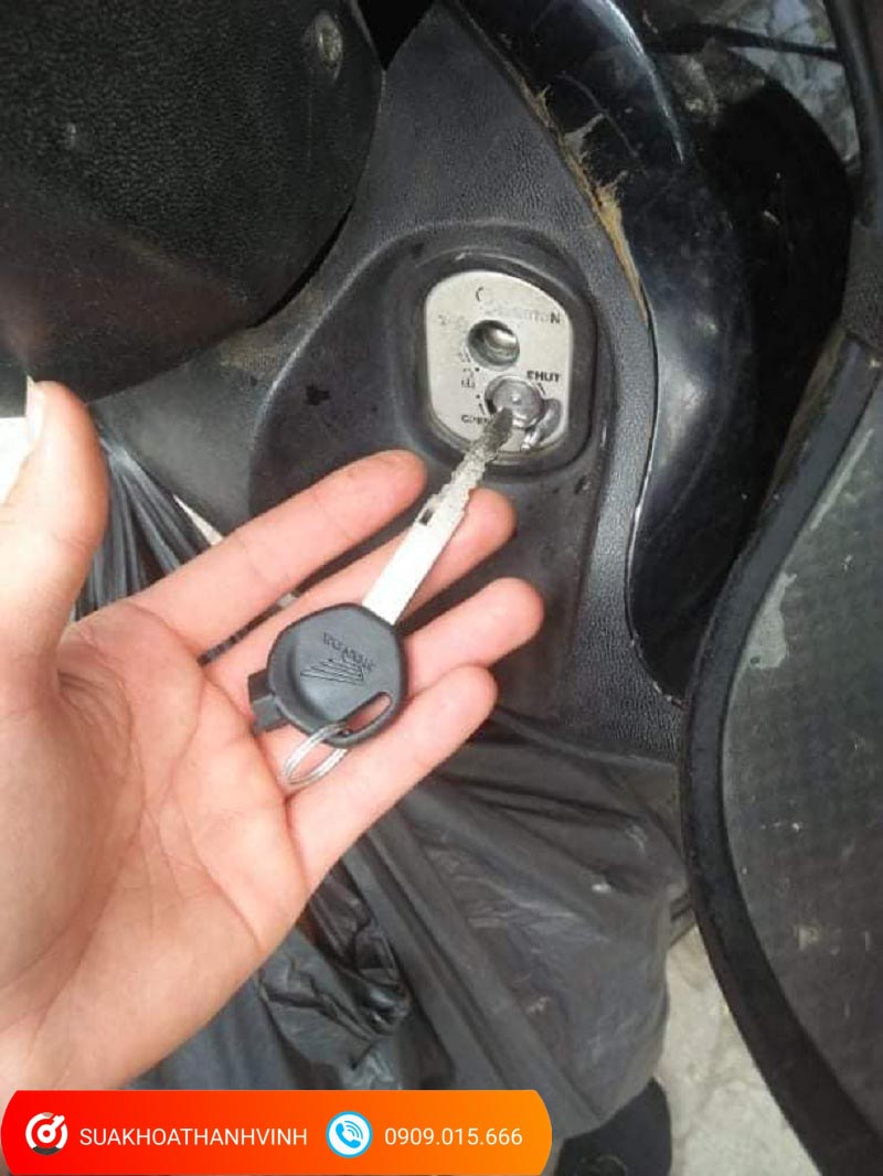 “Mẹo vặt” giúp bạn có giá sửa khóa xe máy tại Hà Nội tốt nhất