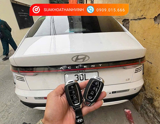 làm chìa khóa hyundai accent khóa Thành Vinh