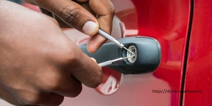 sửa khoá ô tô điện vinfast